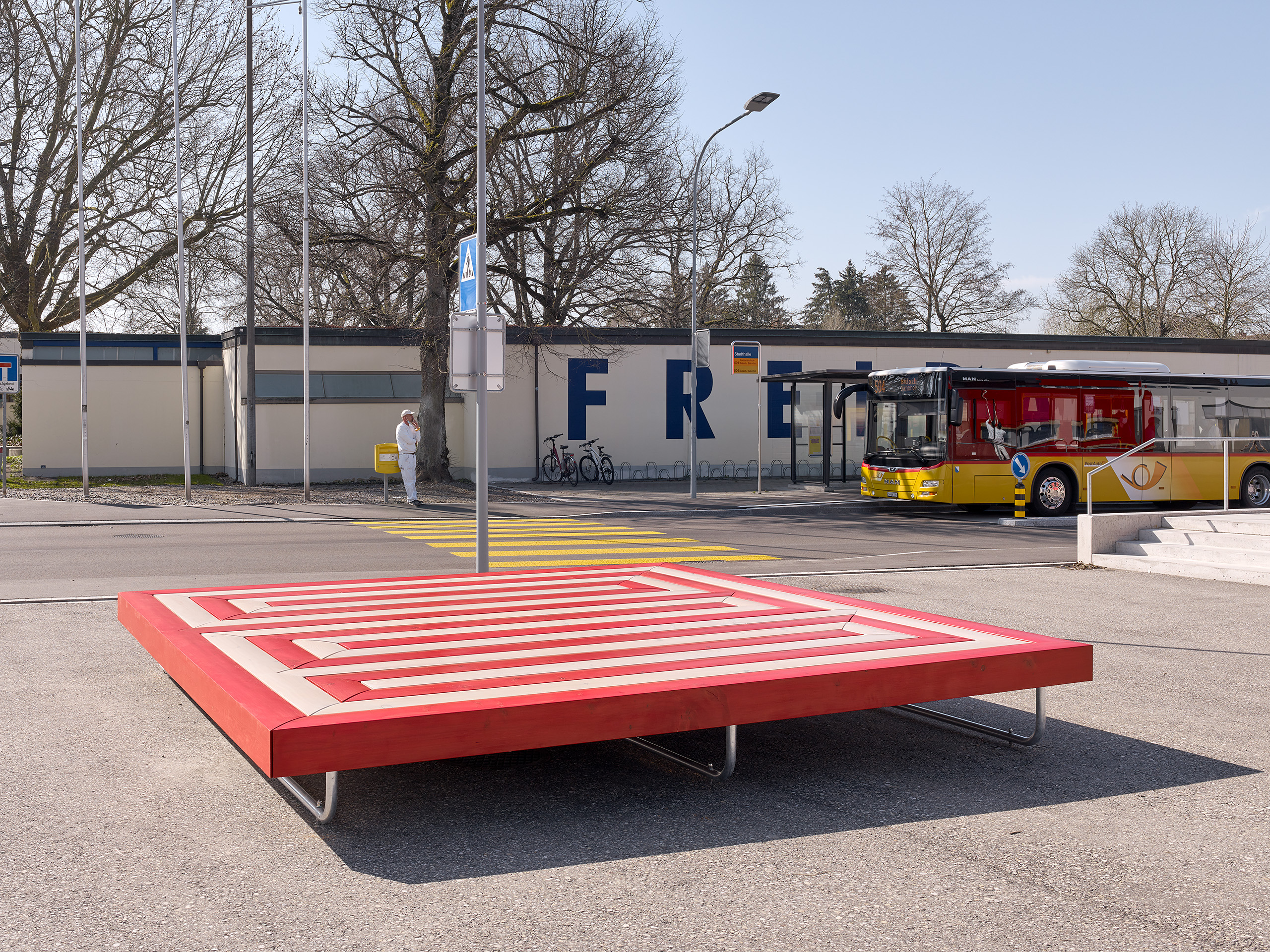 ahp0039 · Kerim Seiler Farbsockel